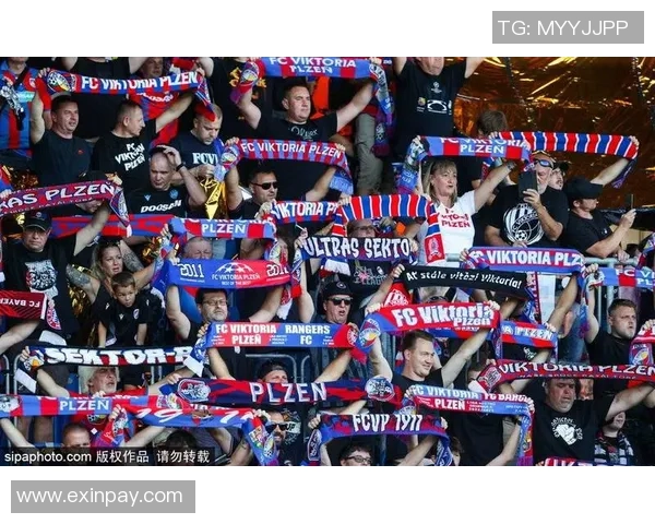 世界足球明星扑克盛宴揭幕球迷与偶像亲密互动的全新体验